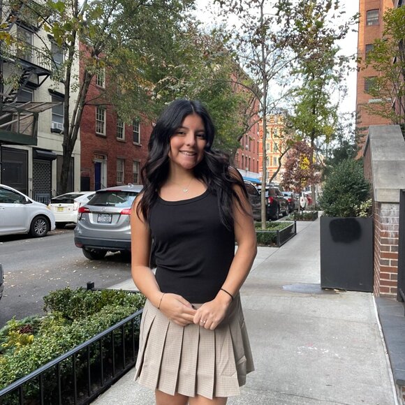 Stylish Ribbed Double Scoop Neck Tank Top - Perfect for Layering! - Picture 2 of 3